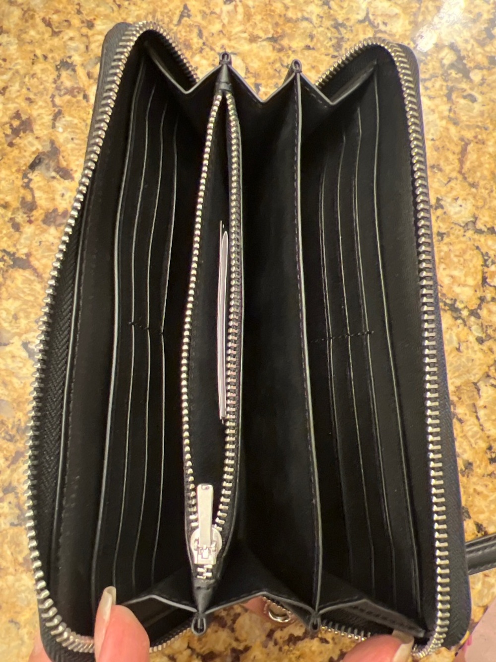 Coach zipper wallet - Picture 3 of 4
